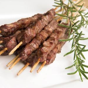 Arrosticini tipici abruzzesi Gran Sasso Italia in Abruzzo