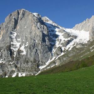 Scorcio durante il percorso da Casale San Nicola al Corno Grande nella Valle Siciliana in Abruzzo