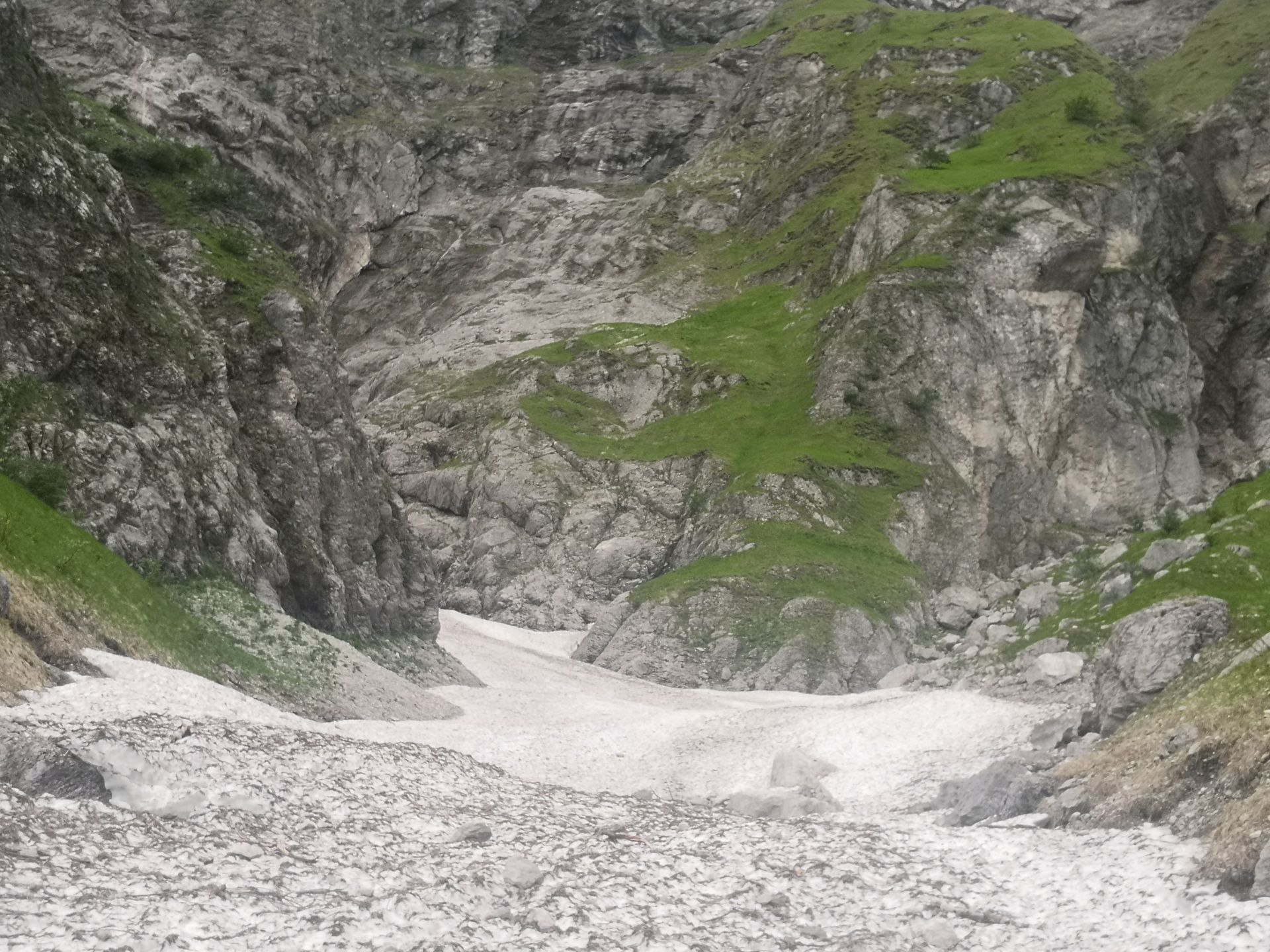 Visuale Del Luogo Incantato Di Fondo Della Salsa Teramo Abruzzo Nella Valle Del Gran Sasso