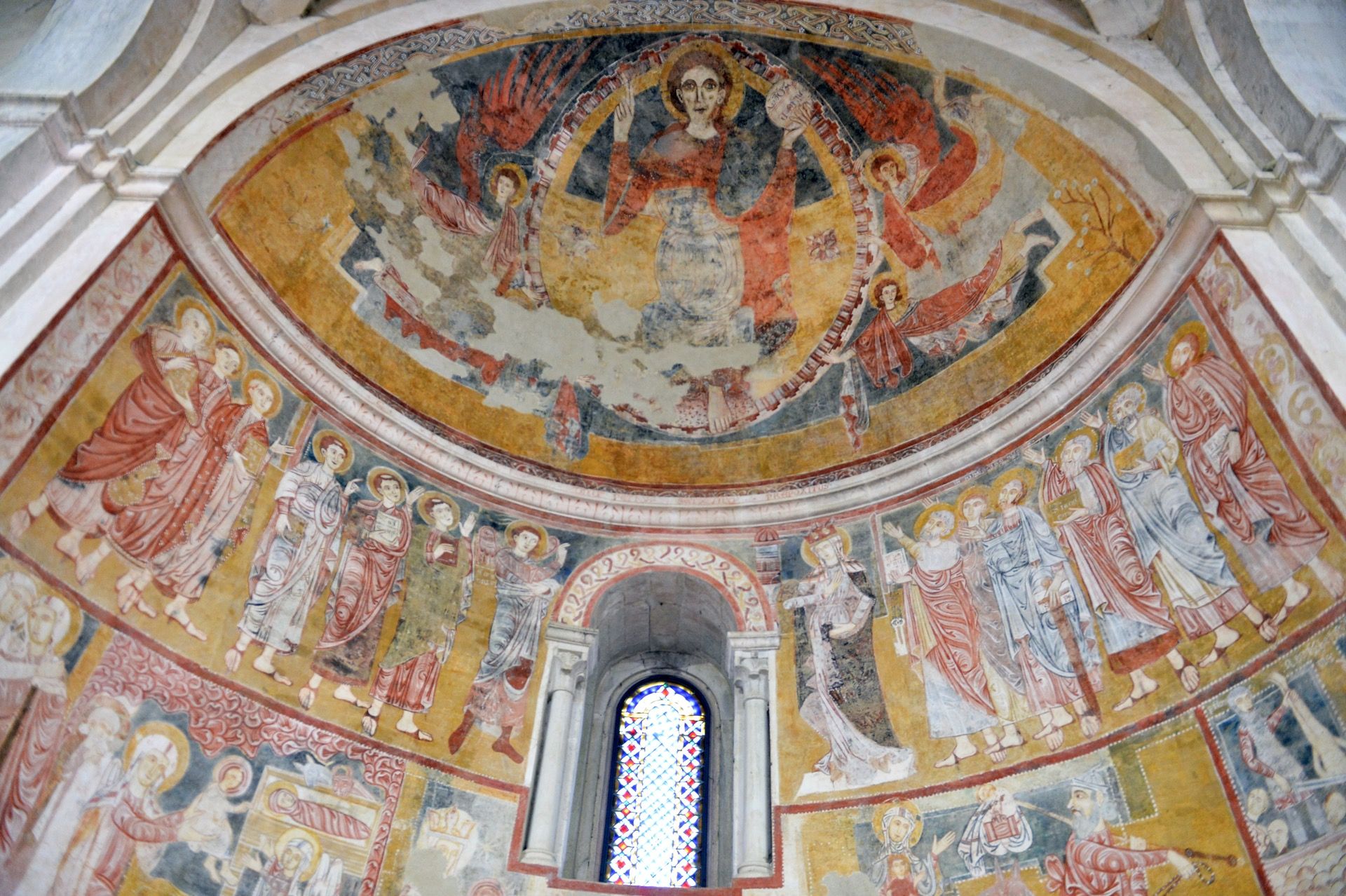 Affreschi Della Chiesa Di Santa Maria Di Ronzano Nella Valle Del Gran Sasso A Teramo In Abruzzo