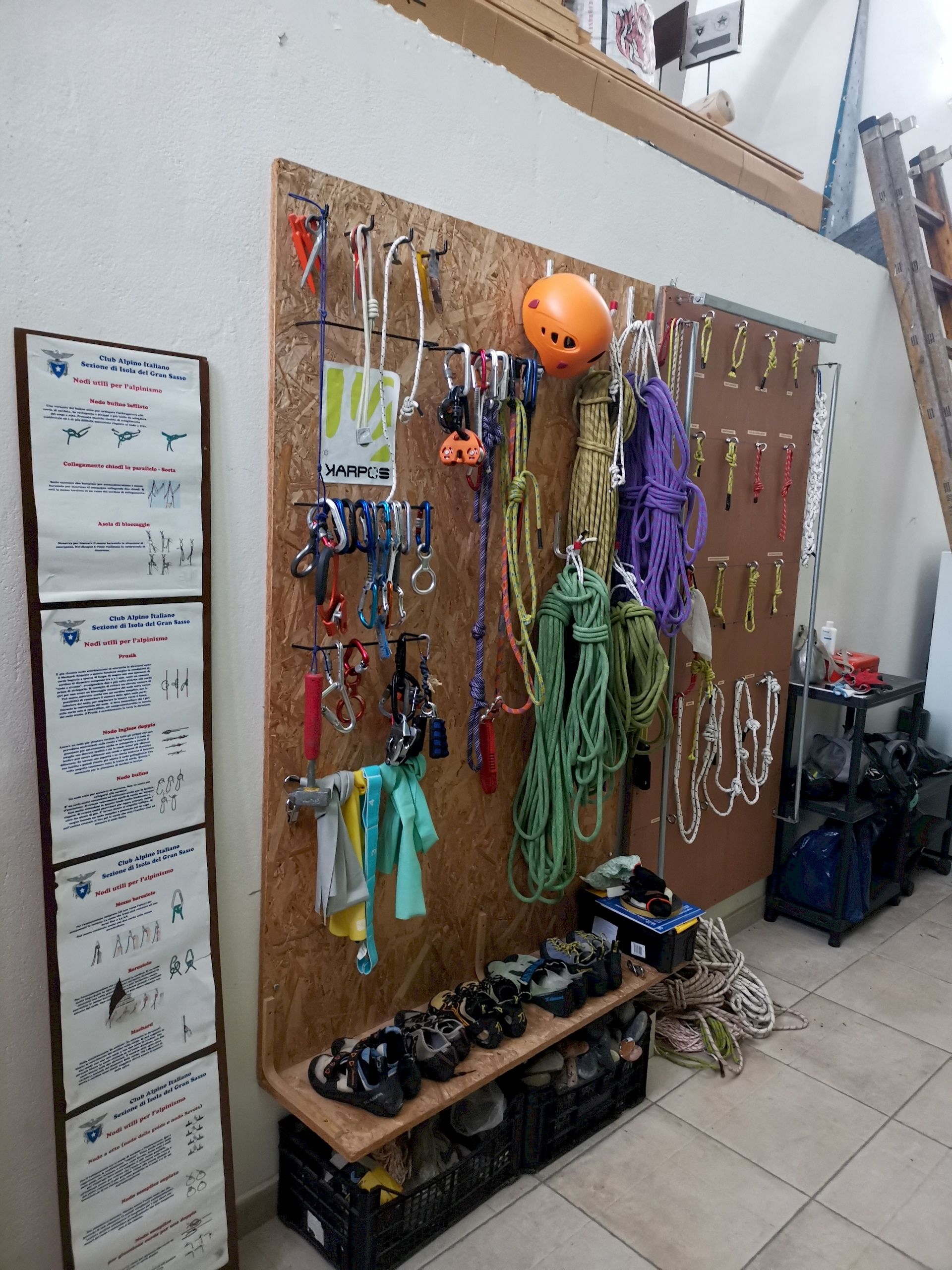 interno La Palestra di arrampicata sede CAI Gran Sasso D'Italia
