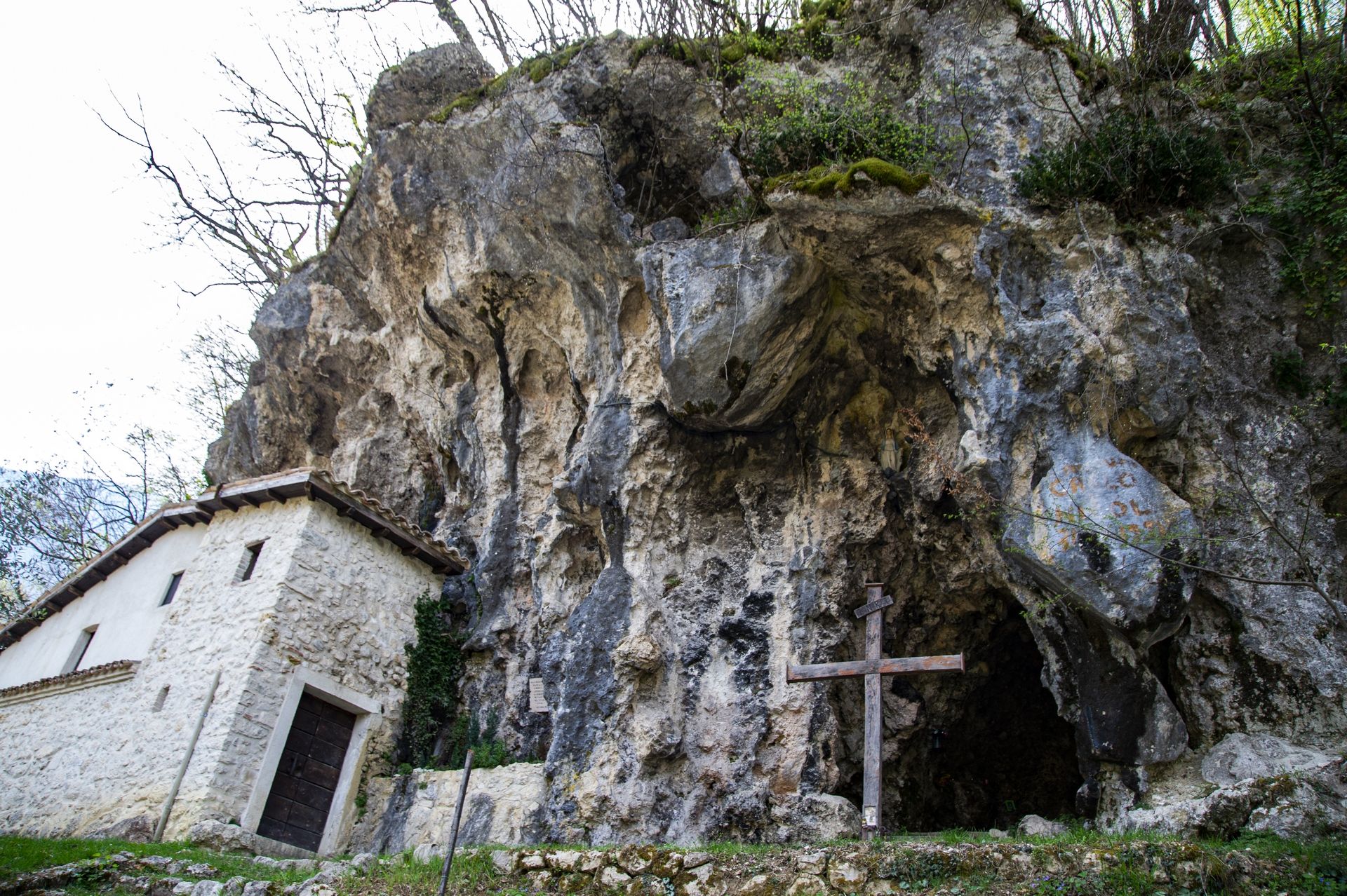 Eremo di Fra Nicola a Pretara frazione di Isola del Gran Sasso nella Valle Siciliana del Gran Sasso a Teramo in Abruzzo