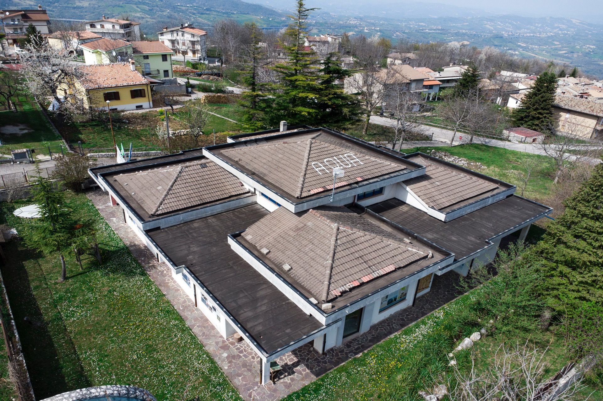 Panoramica Del Museo Delle Acque Nella Valle Del Gran Sasso A Teramo In Abruzzo
