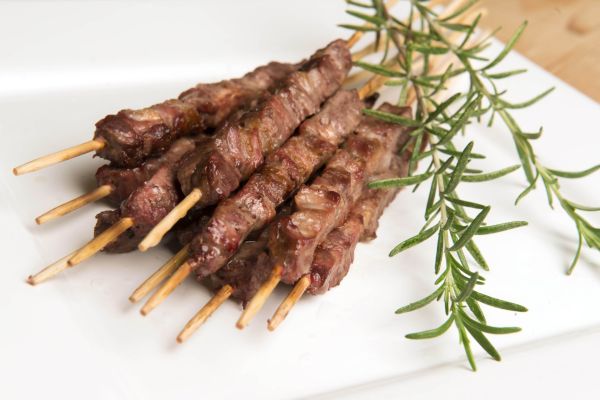 Arrosticini tipici abruzzesi Gran Sasso Italia in Abruzzo