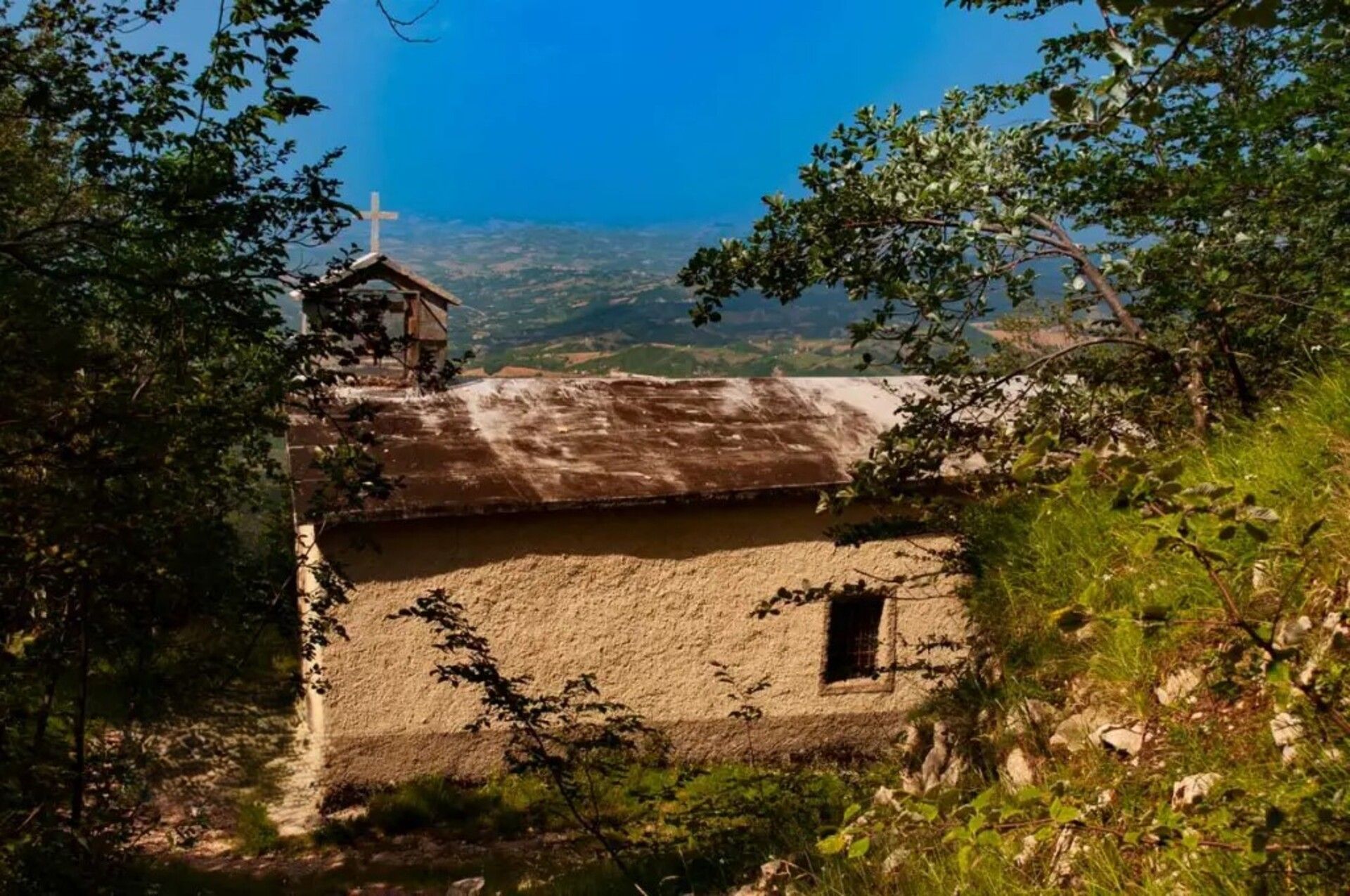 Eremo Di Santa Colomba Nella Valle Del Gran Sasso A Teramo In Abruzzo 4