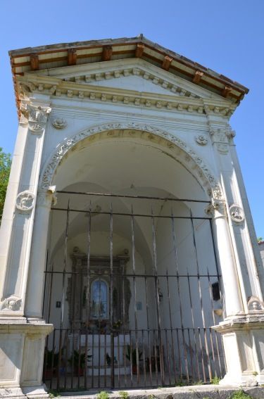 Chiesa della Madonna della Neve a Tossicia a Teramo in  Abruzzo del Gran Sasso D'Italia