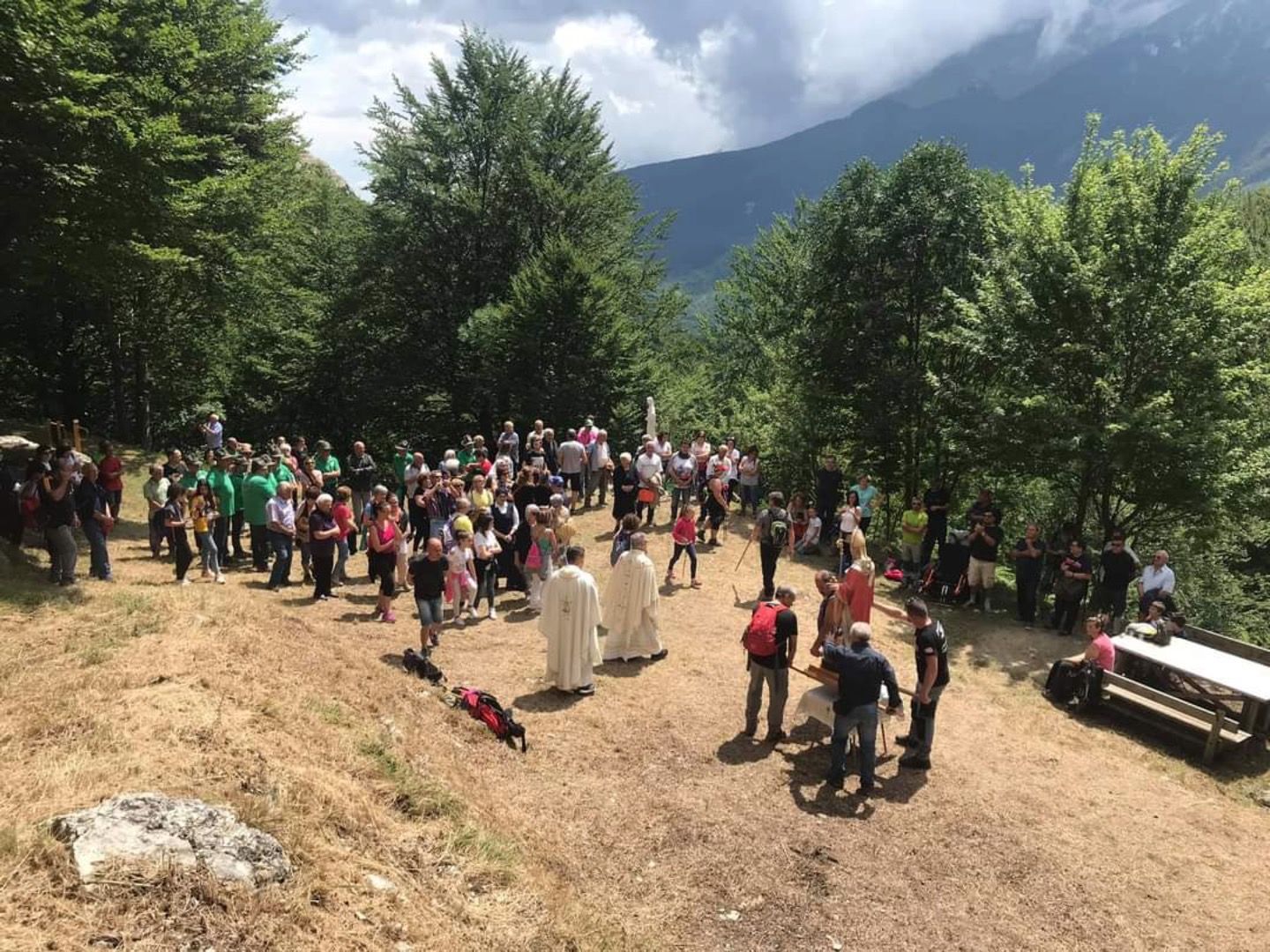 La tradizionale Festa della Montagna nella Valle Siciliana del Gran Sasso in Abruzzo a Teramo