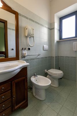 bagno camera Hotel Pina ad Isola del Gran Sasso a Teramo in Abruzzo