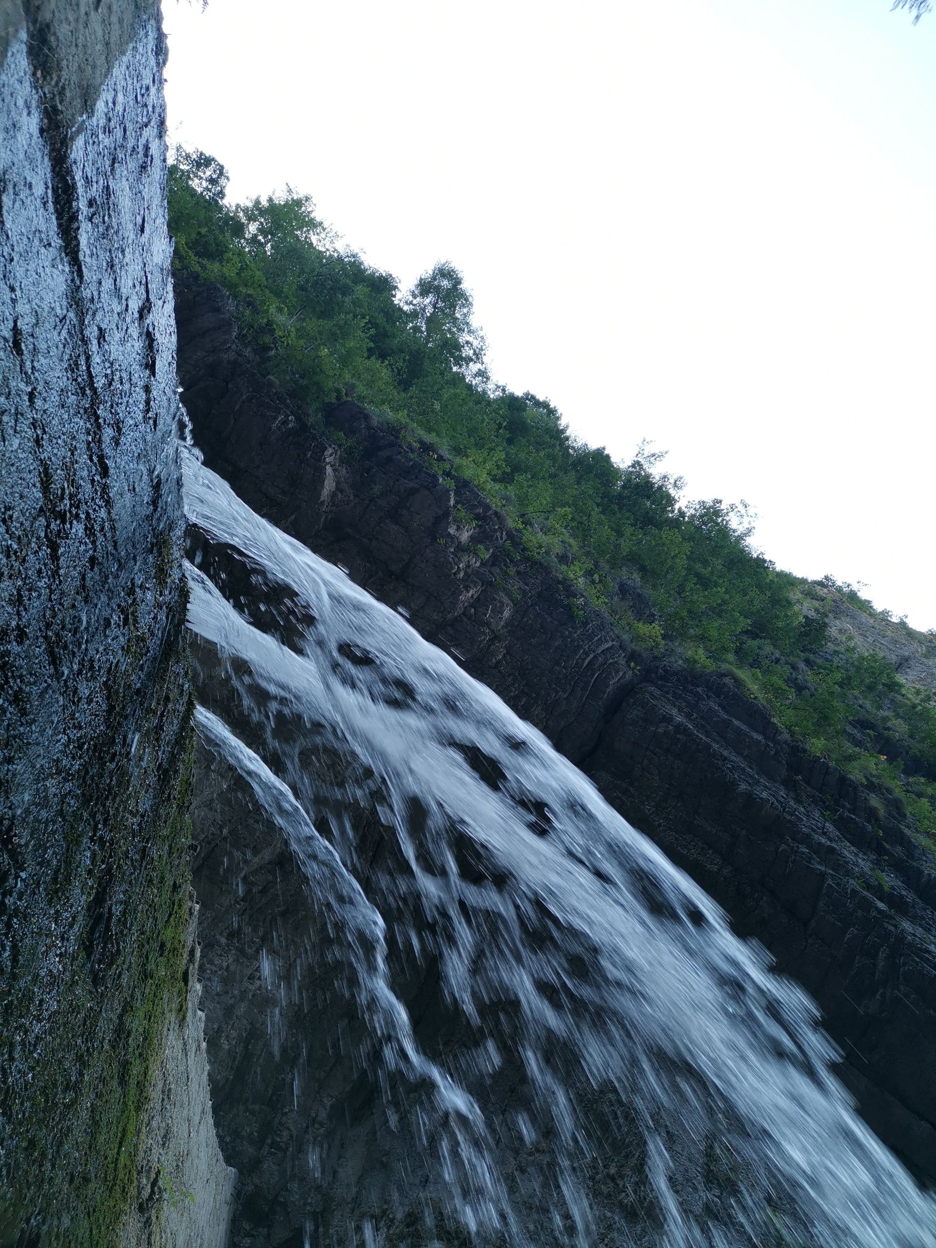 sentiero Cascate del Ruzzo Vena Roscia nella Valle del Gran Sasso a Teramo in Abruzzo
