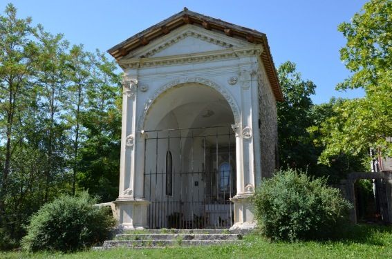 Chiesa della Madonna della Neve a Tossicia a Teramo in  Abruzzo del Gran Sasso D'Italia